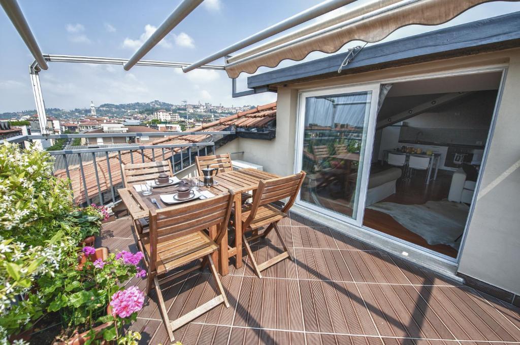 Cute & Cozy Terrace Apartment Bergamo Phòng bức ảnh